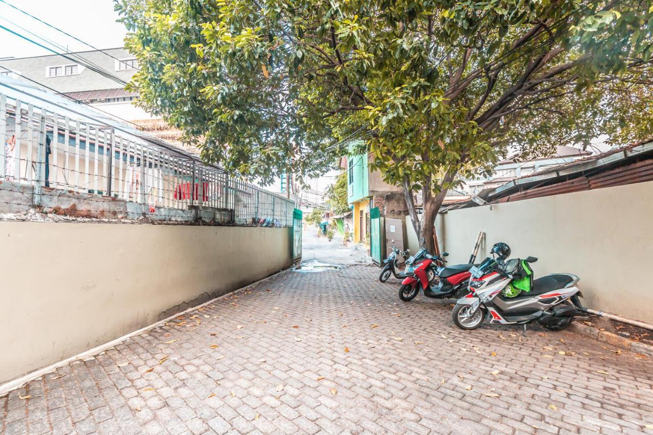 Oyo 1990 Kost Kuningan Executive Boading House Setiabudi Jakarta Exterior photo