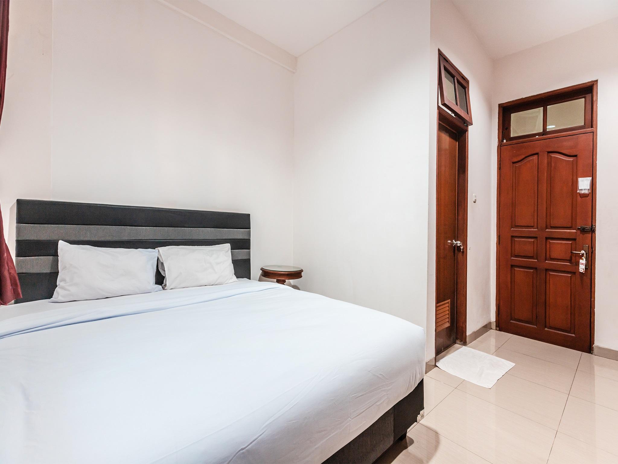 Oyo 1990 Kost Kuningan Executive Boading House Setiabudi Jakarta Exterior photo