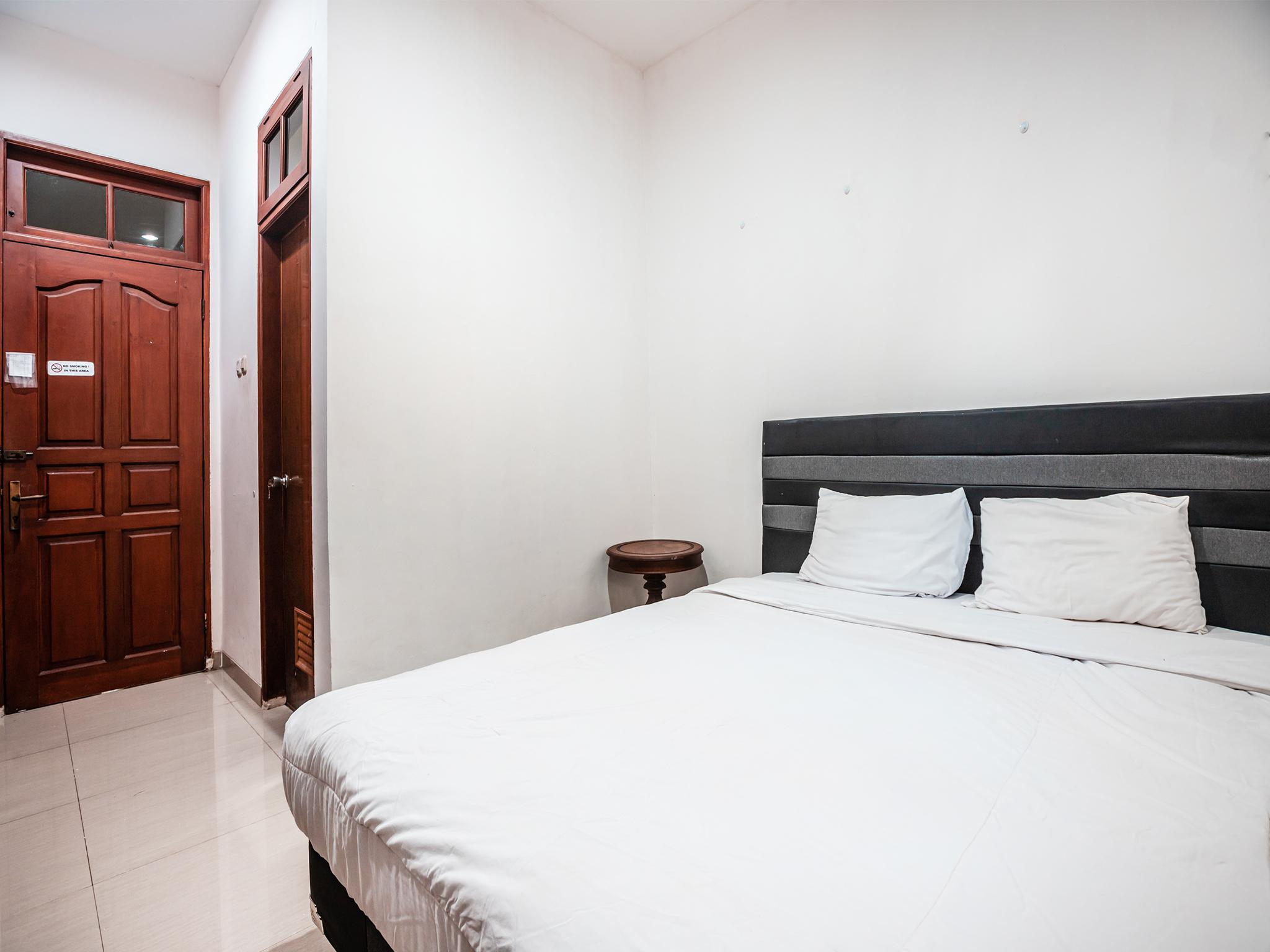 Oyo 1990 Kost Kuningan Executive Boading House Setiabudi Jakarta Exterior photo