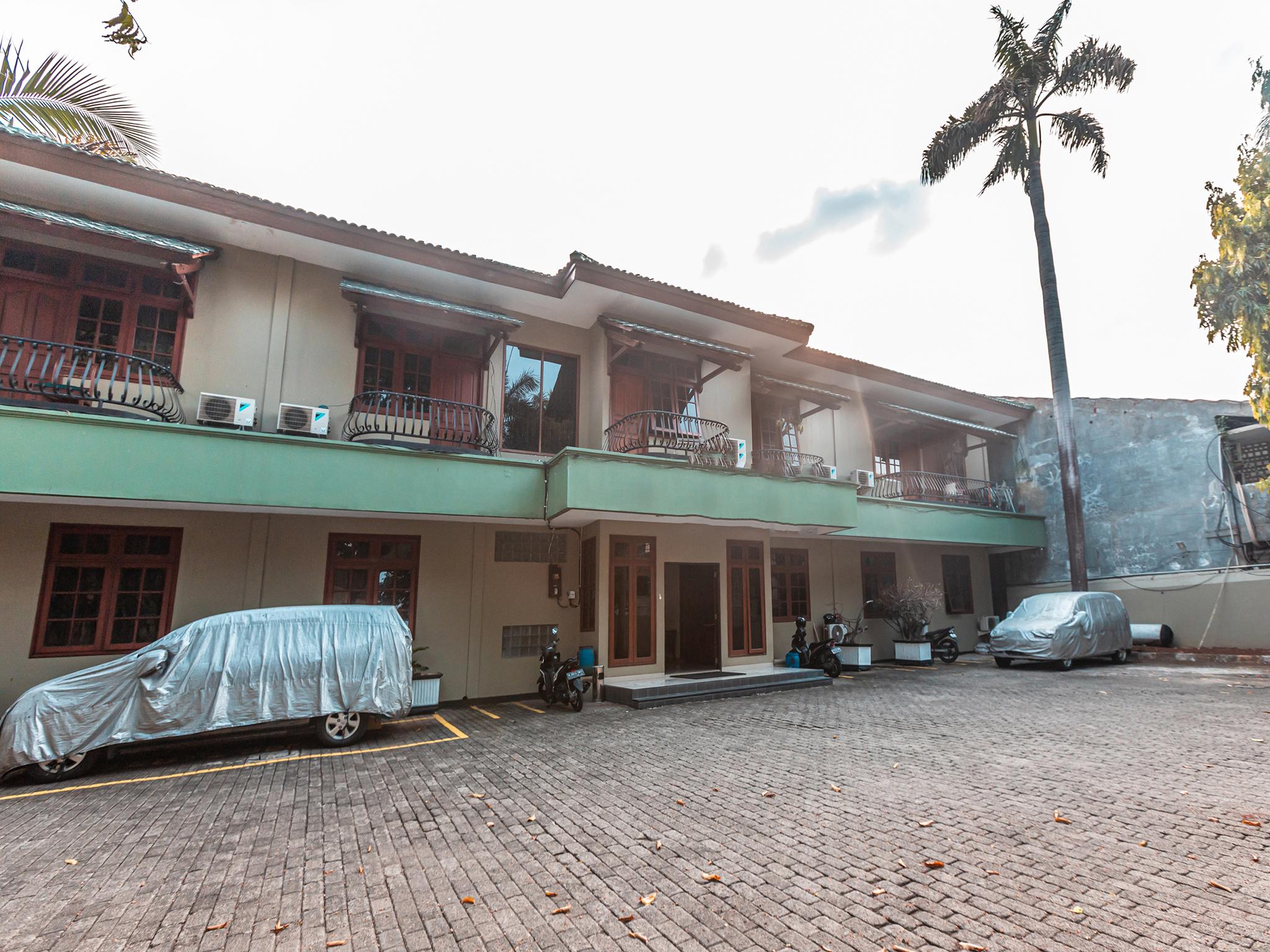 Oyo 1990 Kost Kuningan Executive Boading House Setiabudi Jakarta Exterior photo